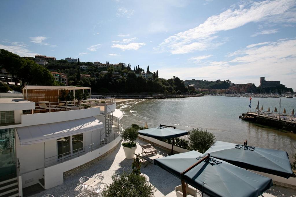 Piccolo Hotel Del Lido Леричи Экстерьер фото