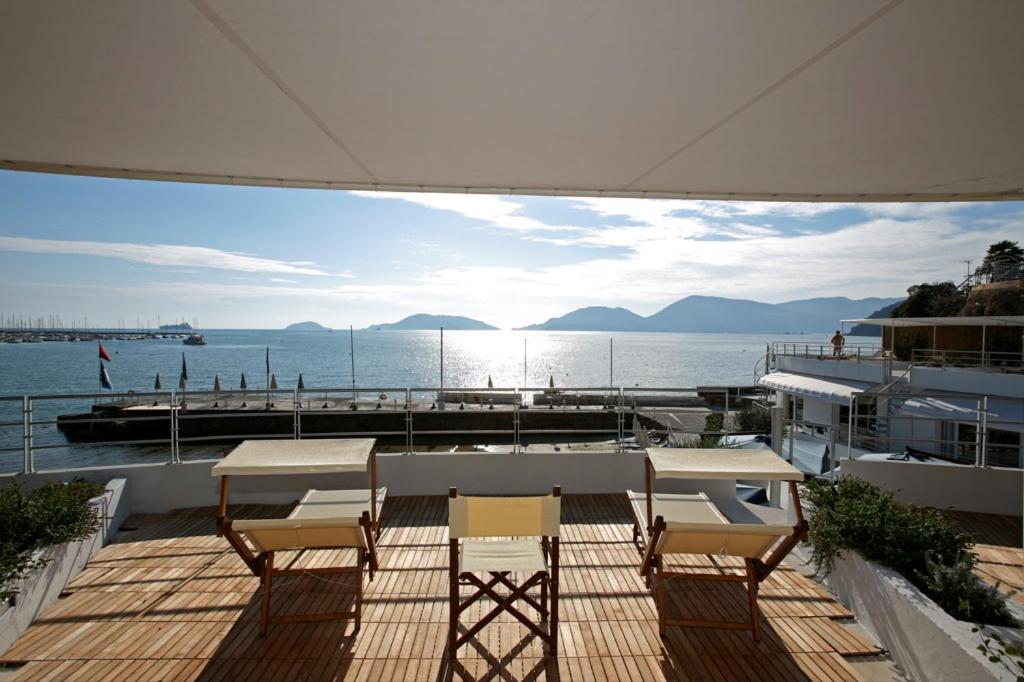 Piccolo Hotel Del Lido Леричи Экстерьер фото