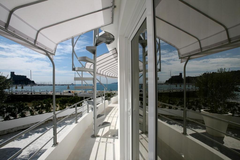Piccolo Hotel Del Lido Леричи Экстерьер фото