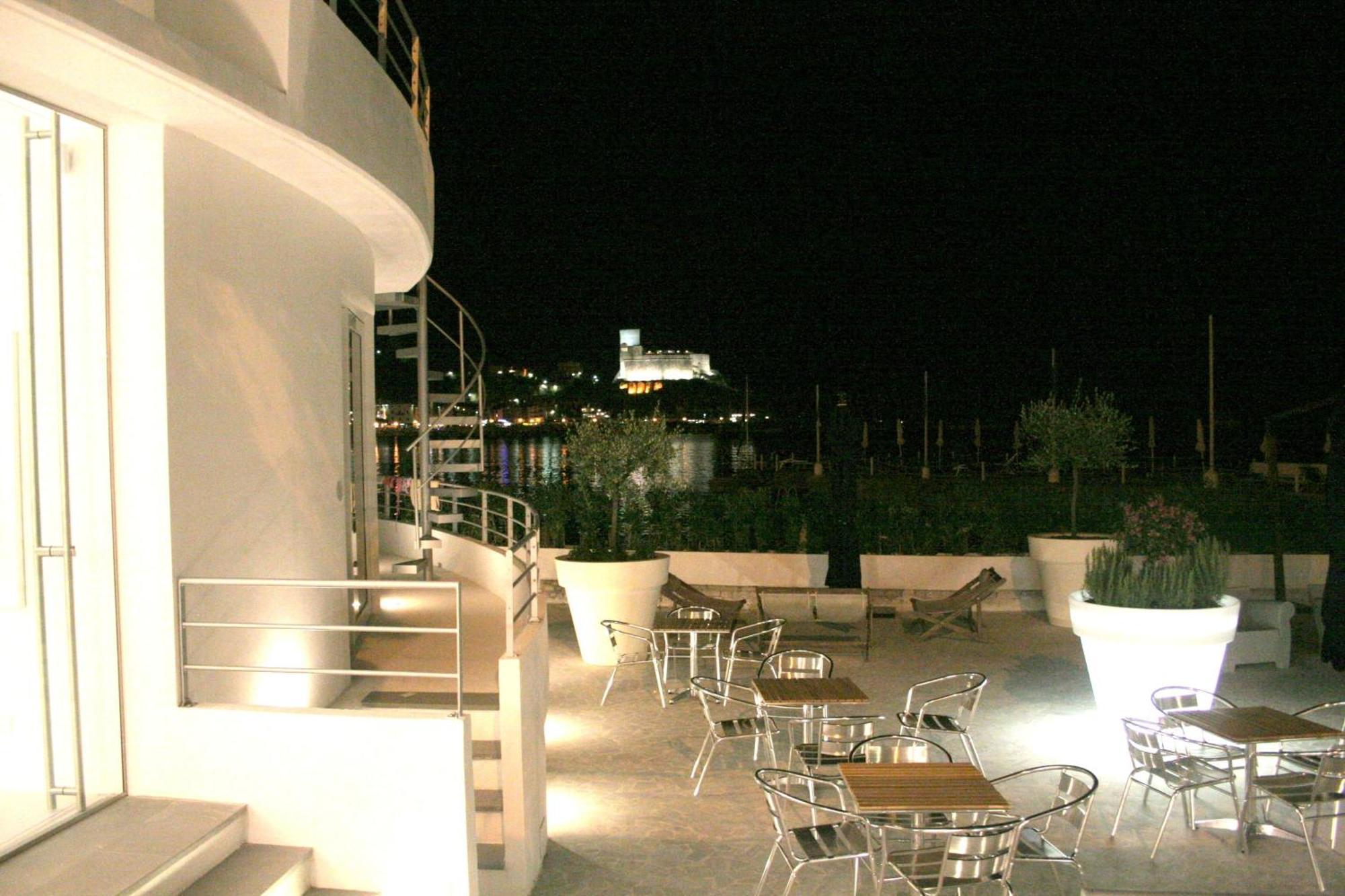 Piccolo Hotel Del Lido Леричи Экстерьер фото