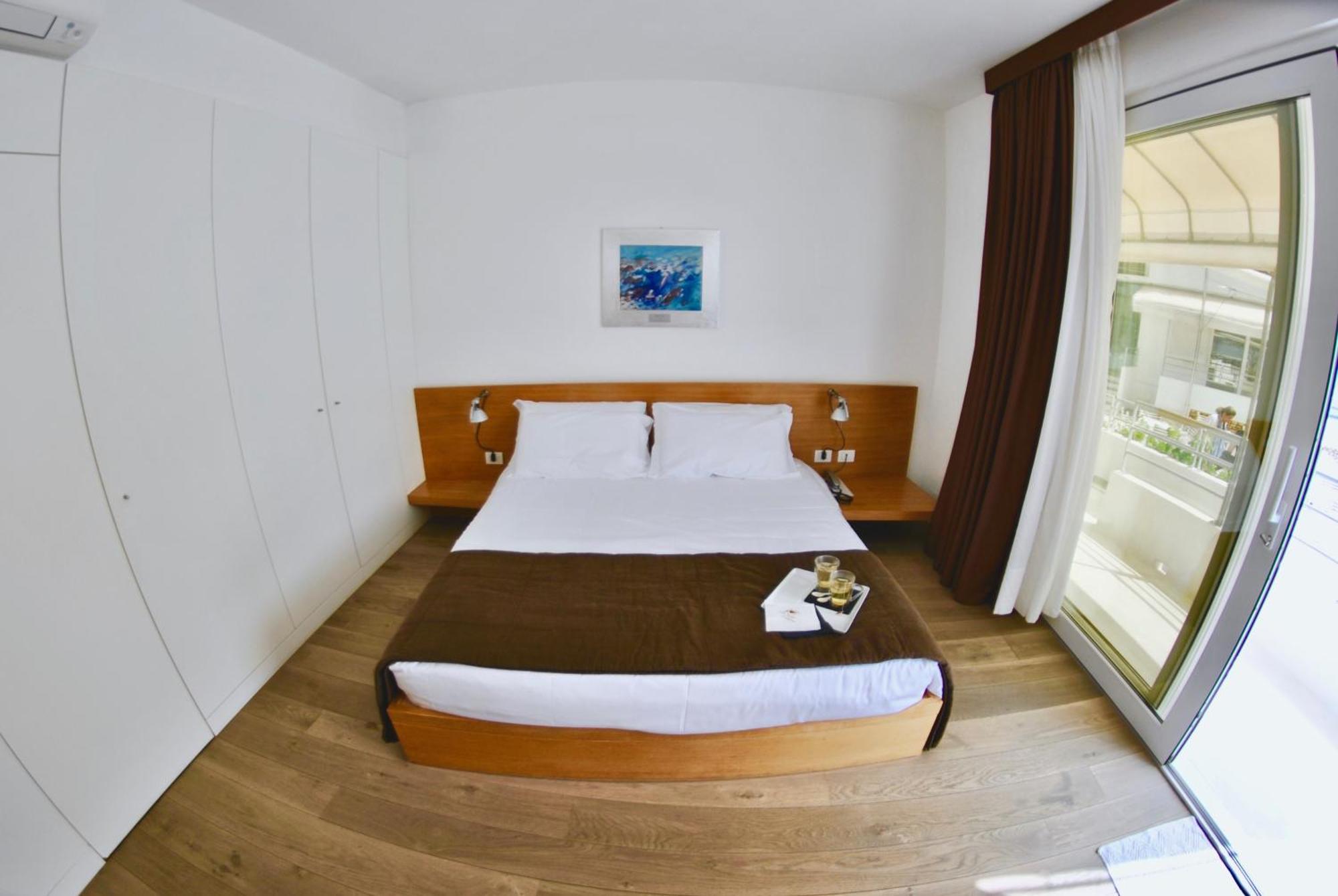 Piccolo Hotel Del Lido Леричи Экстерьер фото