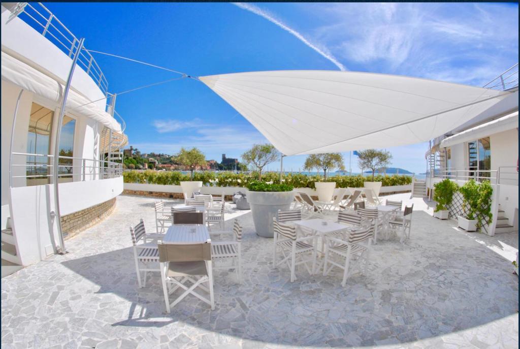 Piccolo Hotel Del Lido Леричи Экстерьер фото