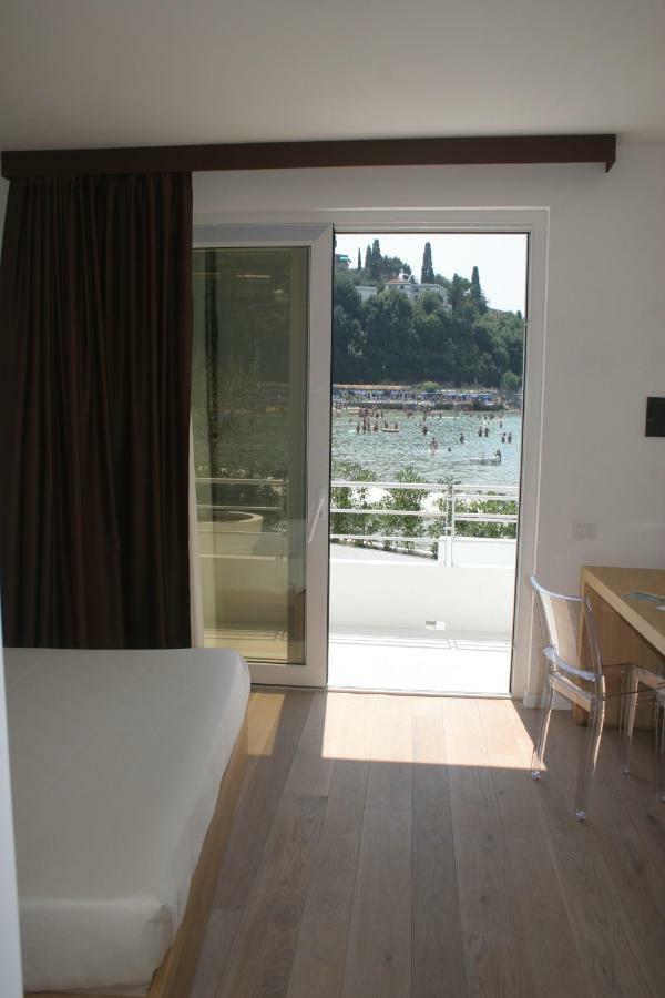Piccolo Hotel Del Lido Леричи Экстерьер фото